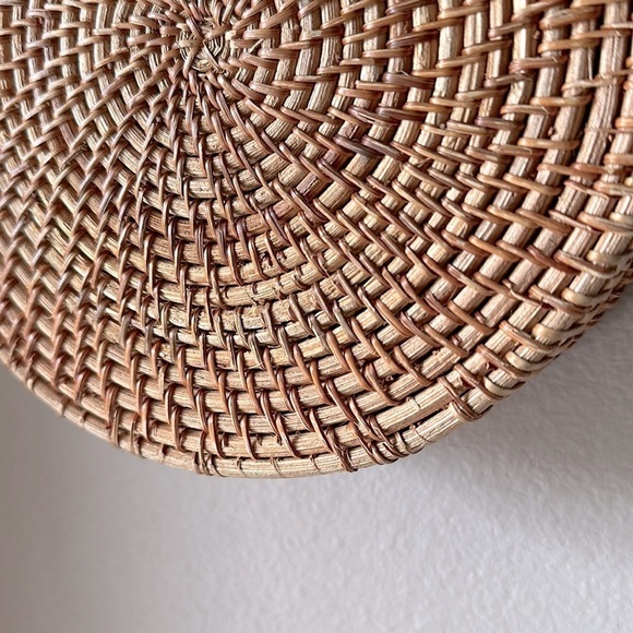 Woven Basket Round Shoulder Bag - Picture 7 of 7